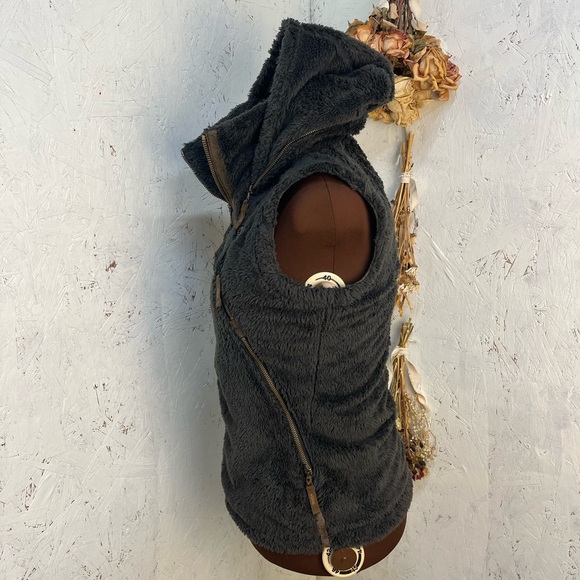 KUHL “Flight Vest” Stowaway Hood Zipper Fuzzy Grey Vest Medium - Picture 7 of 12